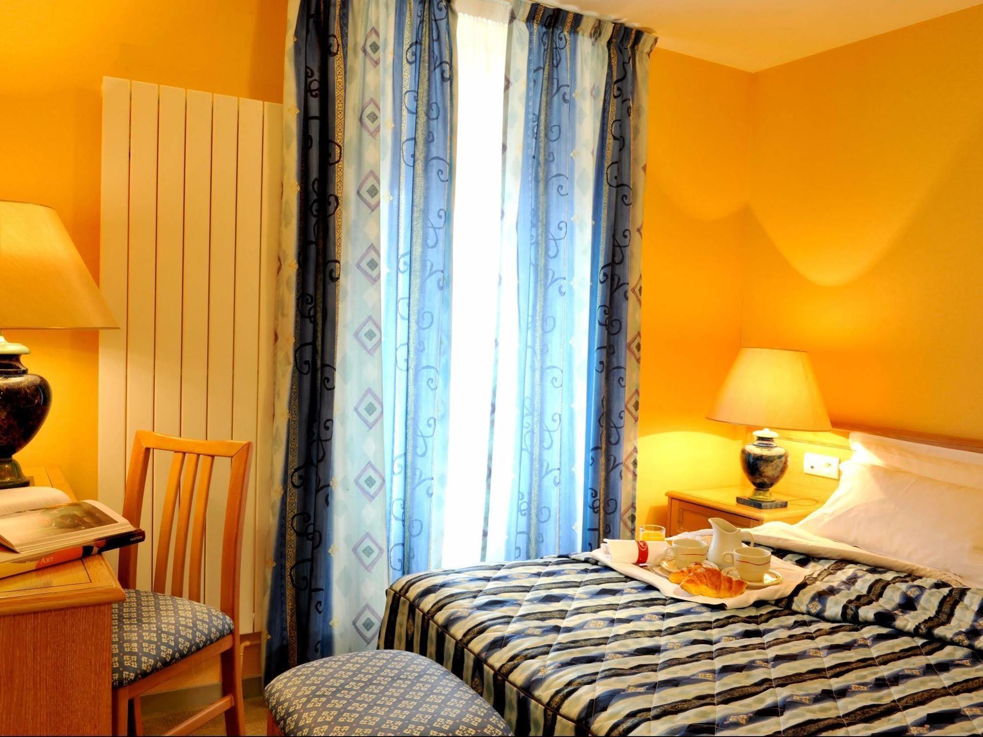 Châteauroux Logis Hotel Le Continental מראה חיצוני תמונה