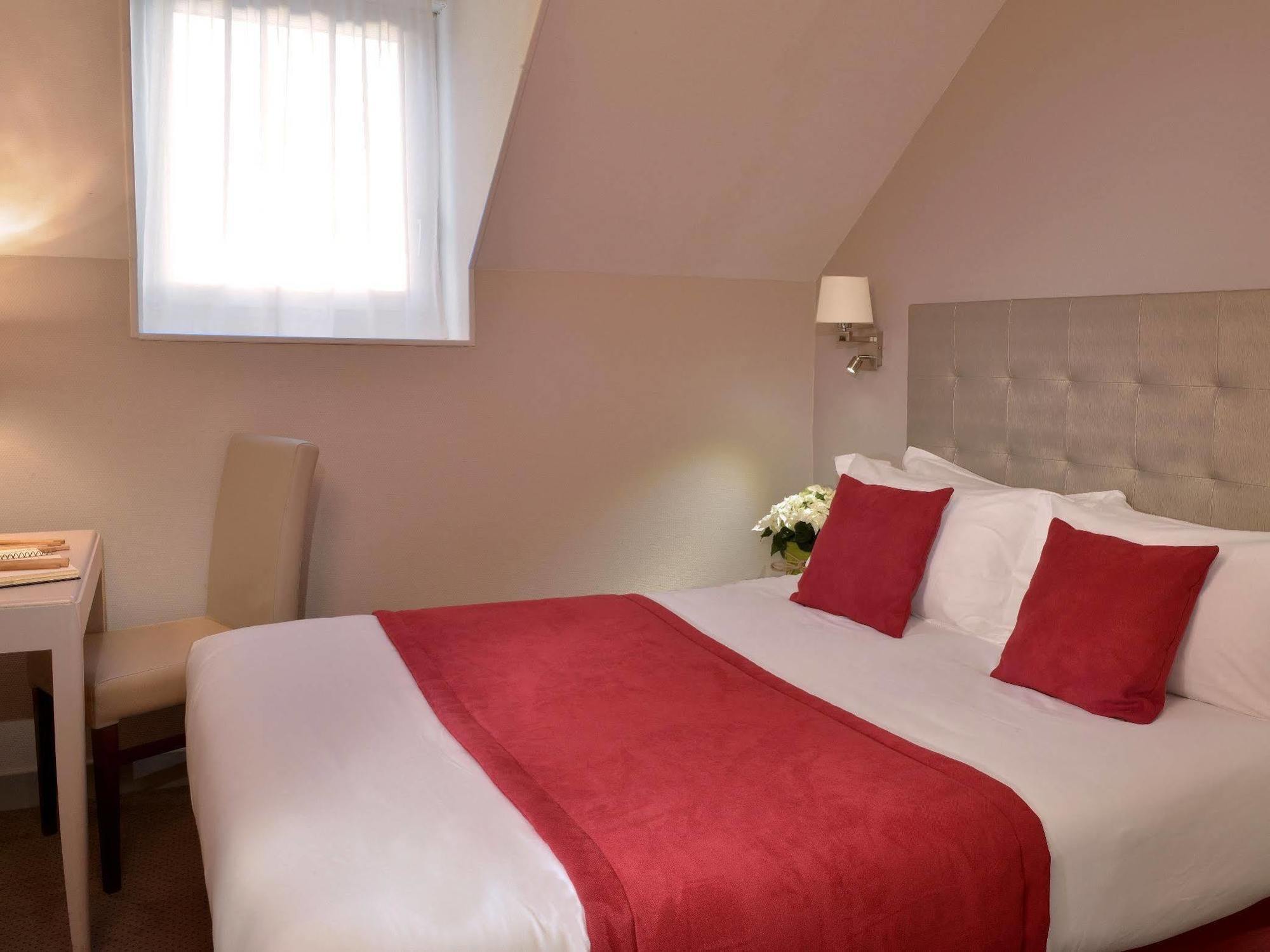 Châteauroux Logis Hotel Le Continental מראה חיצוני תמונה