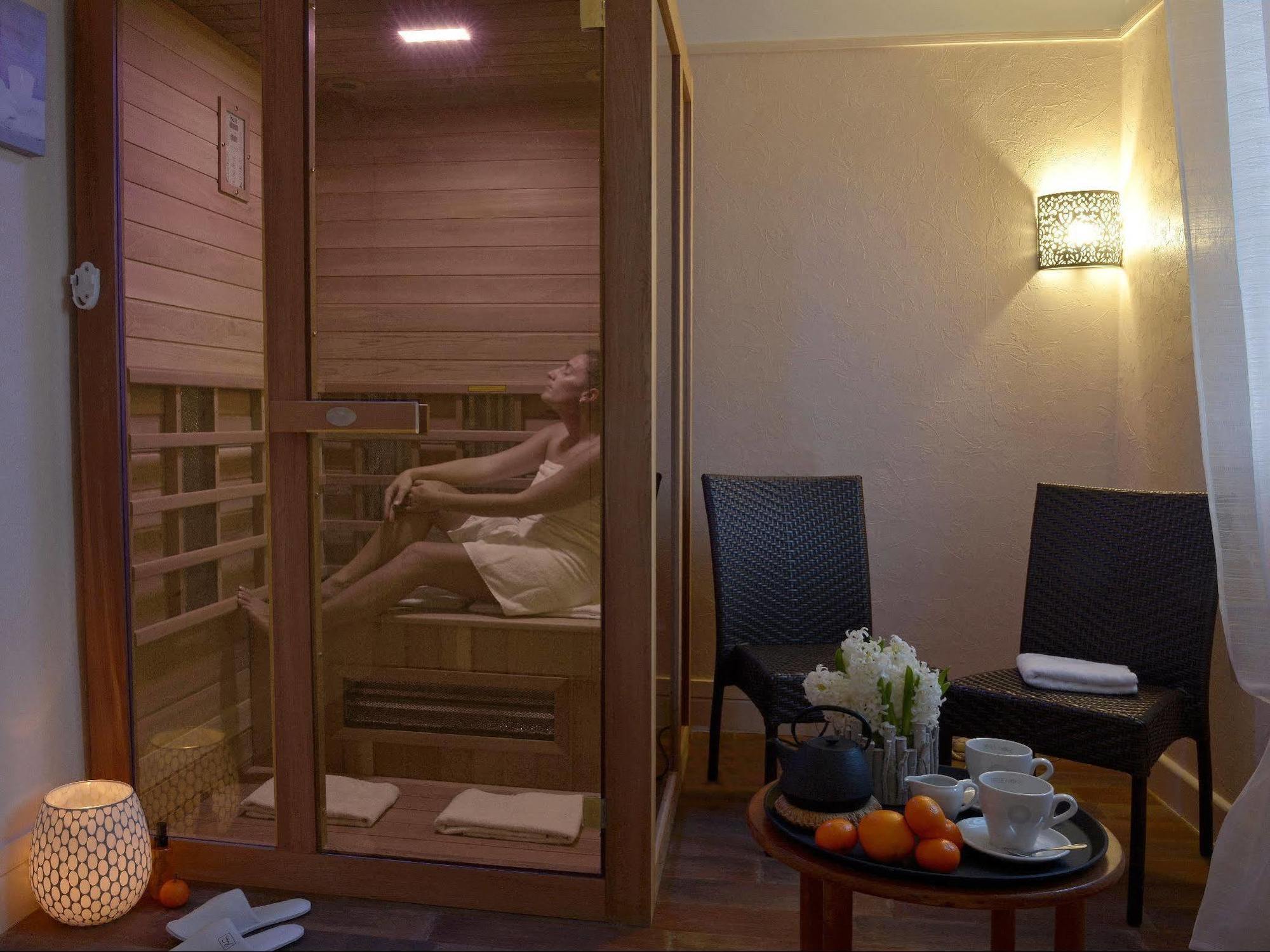 Châteauroux Logis Hotel Le Continental מראה חיצוני תמונה
