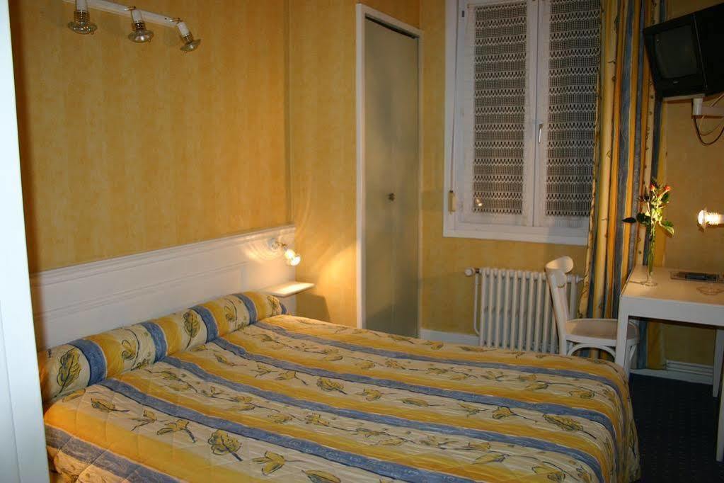 Châteauroux Logis Hotel Le Continental מראה חיצוני תמונה